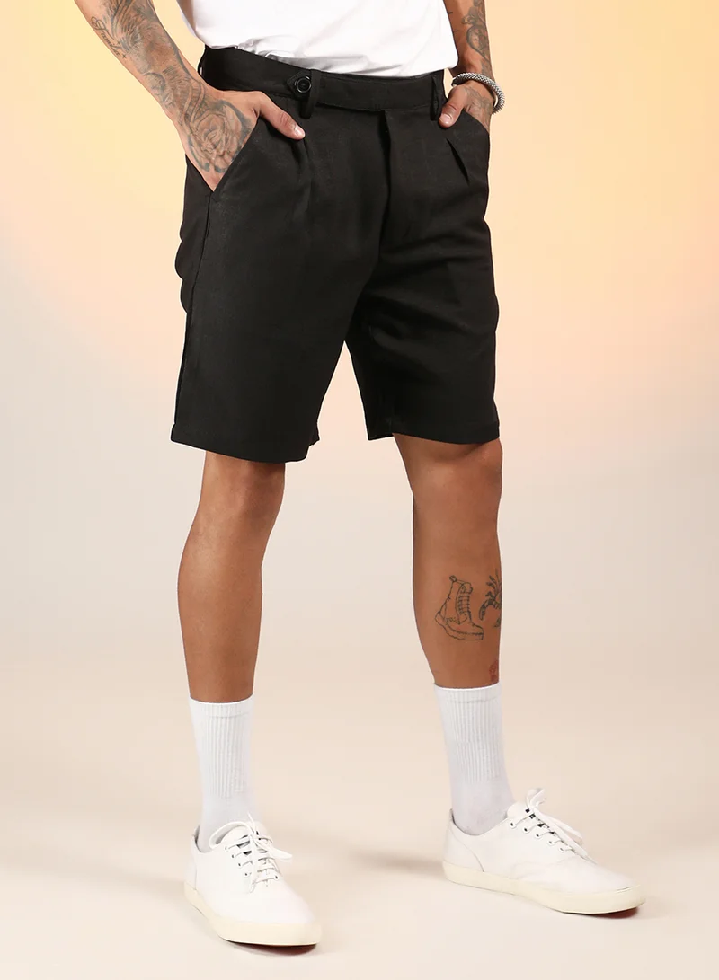 كامبوس سوترا Men's Onyx Black Solid Pleated Shorts