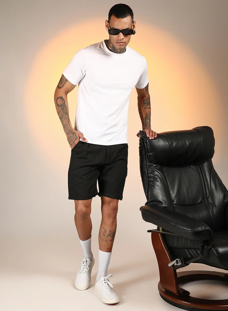 كامبوس سوترا Men's Onyx Black Solid Pleated Shorts