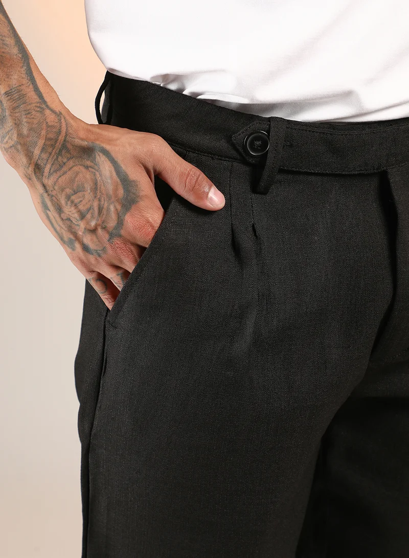 كامبوس سوترا Men's Onyx Black Solid Pleated Shorts