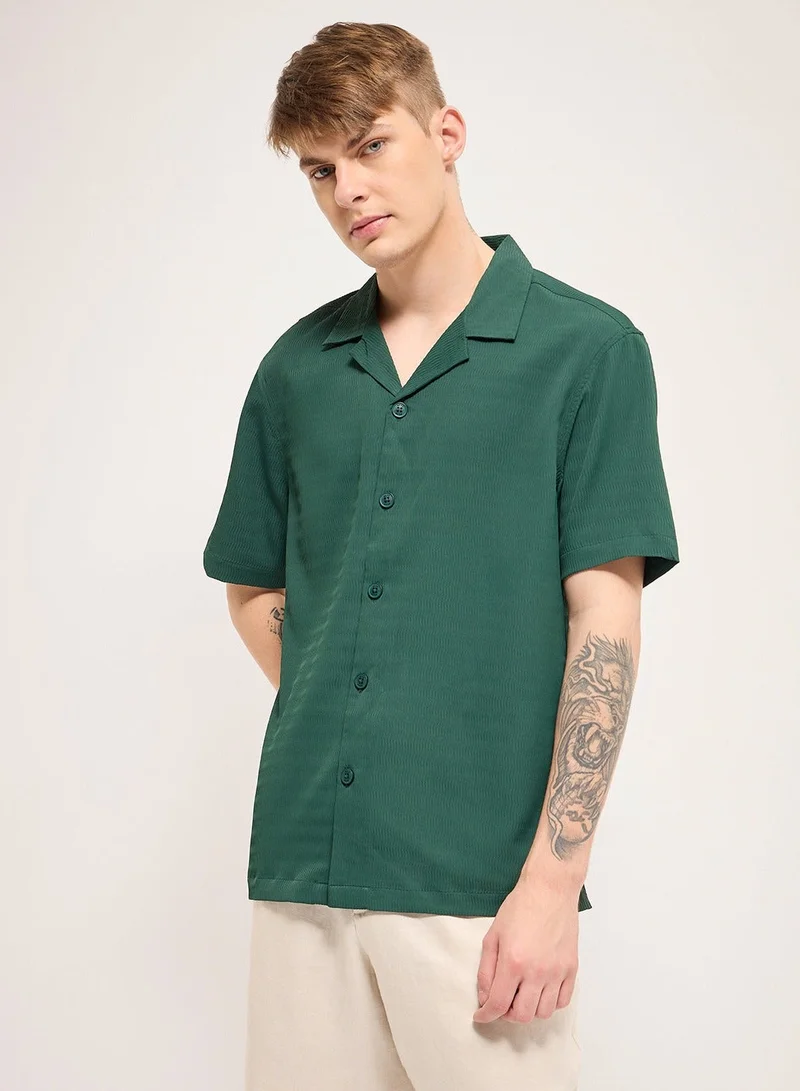 THE BEAR HOUSE Shirt for Men | Slim Fit, Short Sleeve, Casual or Formal Button-Down | Soft, Breathable Fabric for Work, Everyday, & All-Season Wear in Stylish