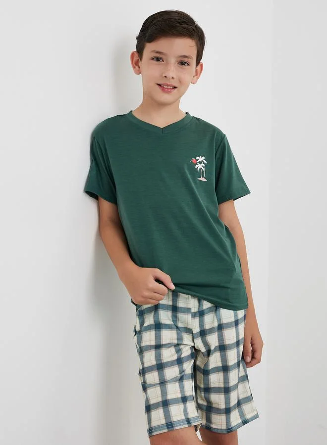 ستايلي Styli V Neck T-Shirt and Checked Shorts Set