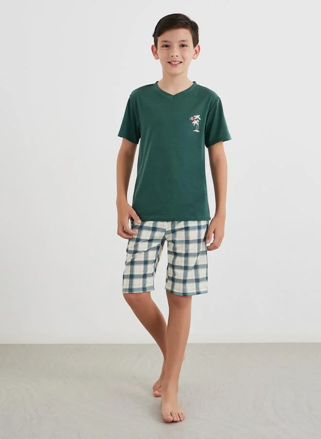 ستايلي Styli V Neck T-Shirt and Checked Shorts Set