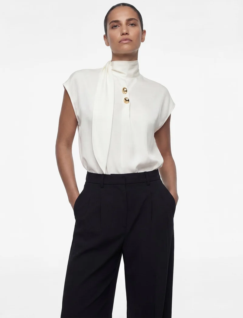 كوتون High Neck Sleeveless Blouse