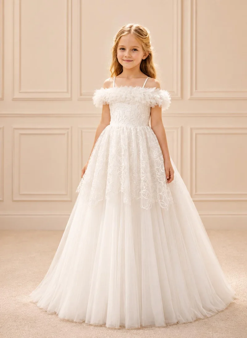فيا بامبينو Ivory Feather-Trim Lace Gown with Train 5653