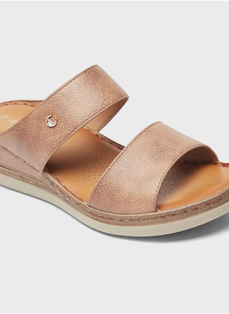 لو كونفورت Double Strap Wedge Sandals