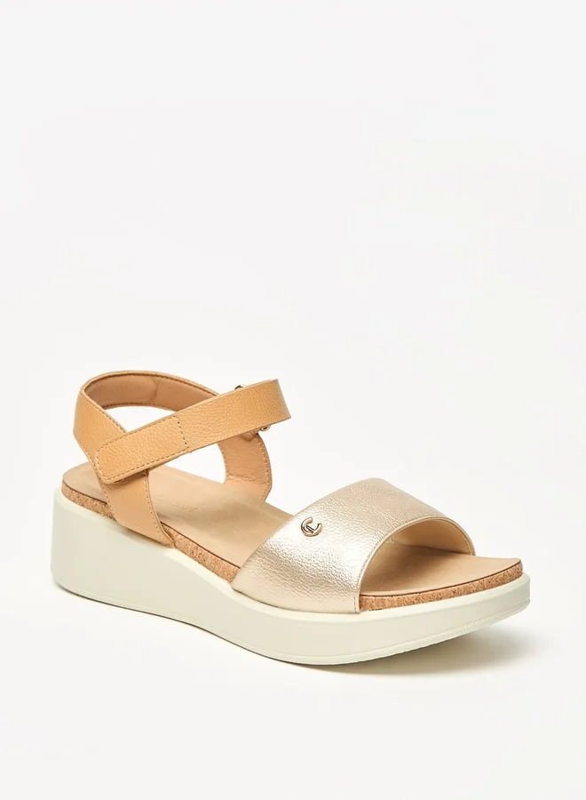 لو كونفورت Women's Textured Flatform Sandals with Hook and Loop Closure