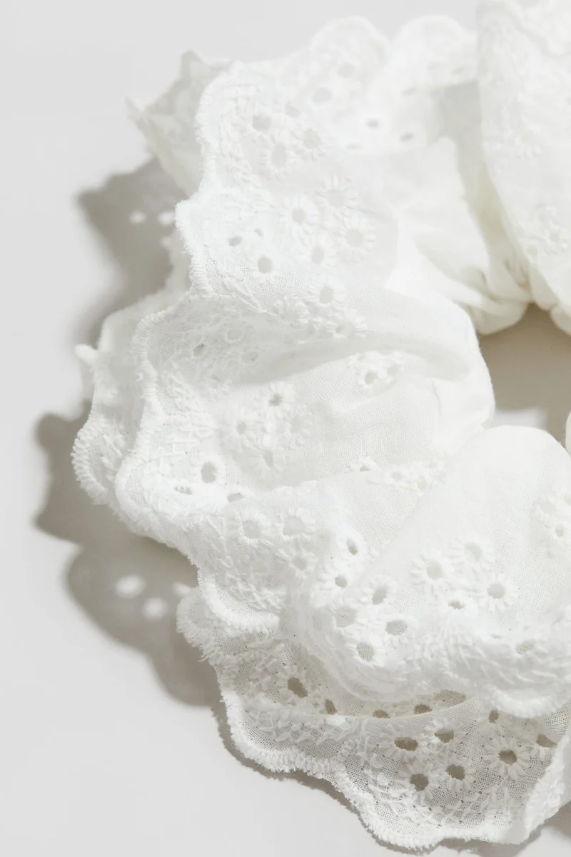 H&M Broderie anglaise scrunchie