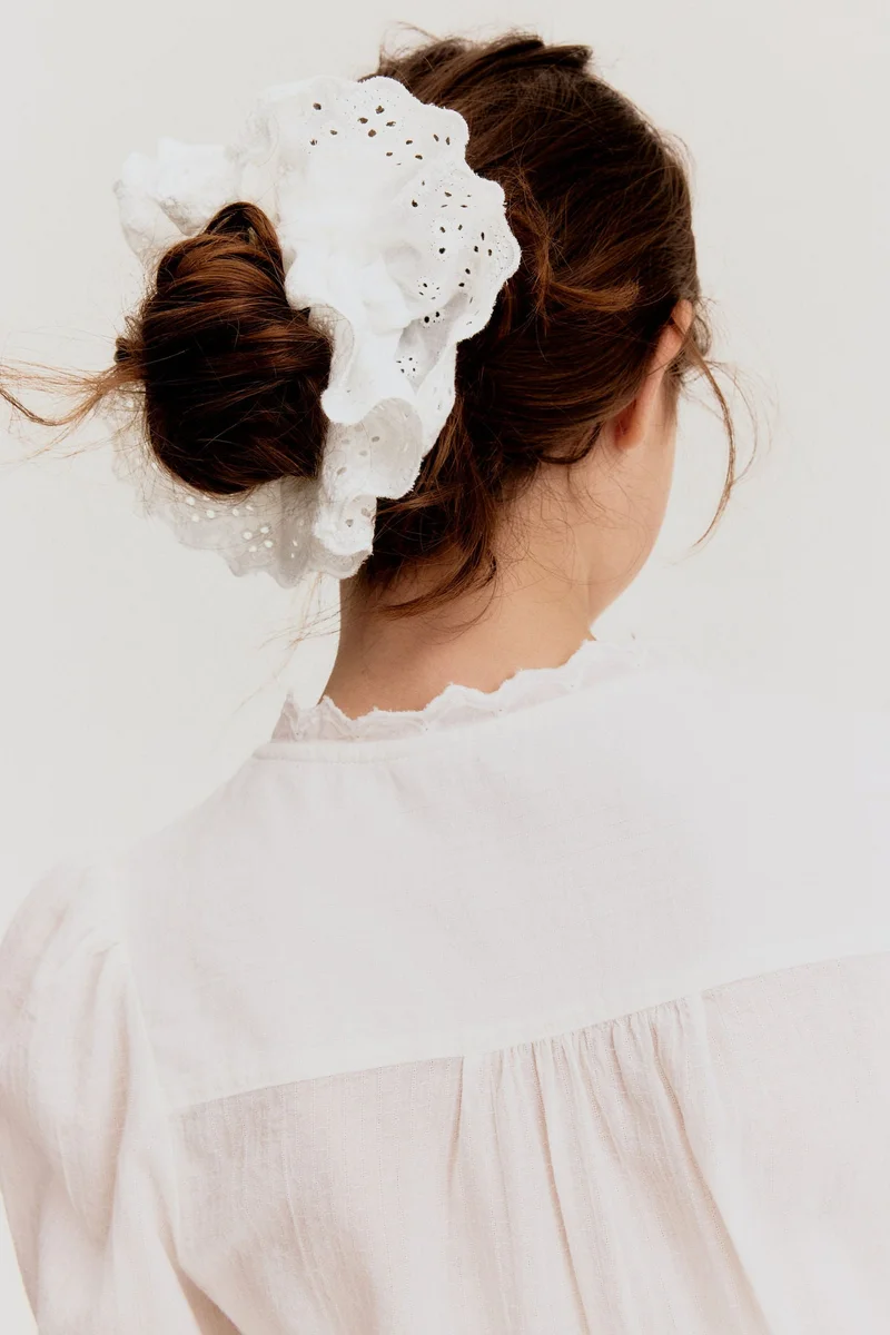H&M Broderie anglaise scrunchie
