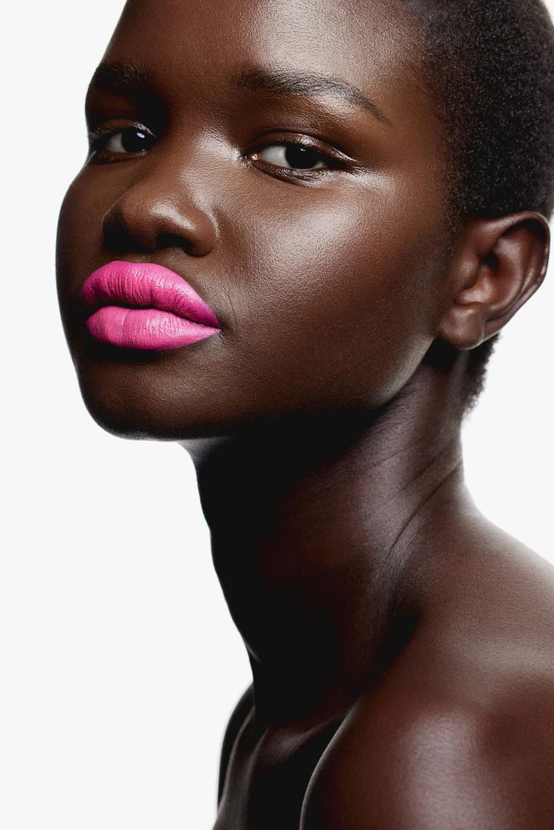 اتش اند ام أحمر شفاه مطفي