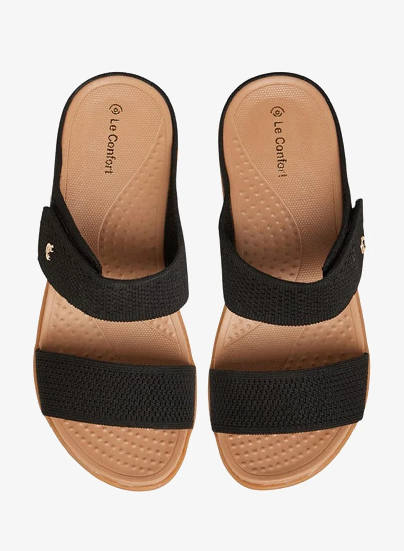 لو كونفورت صنادل مريحة سهلة الارتداء بنقوش