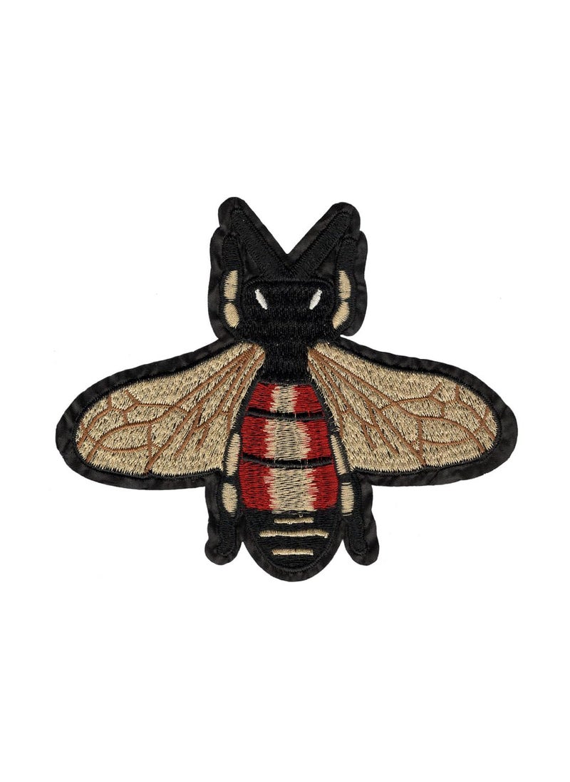 Artist Unknown - Honey Bee Flying Insect Applique Embroidered Sew-on Patch ; Size: 16cm x 13cm for Jackets, Bags, T-Shirts, Jeans, Pants, Outdoor Clothing ; Imported from Malaysia (1 Piece). (Code: M-45) - Image 1