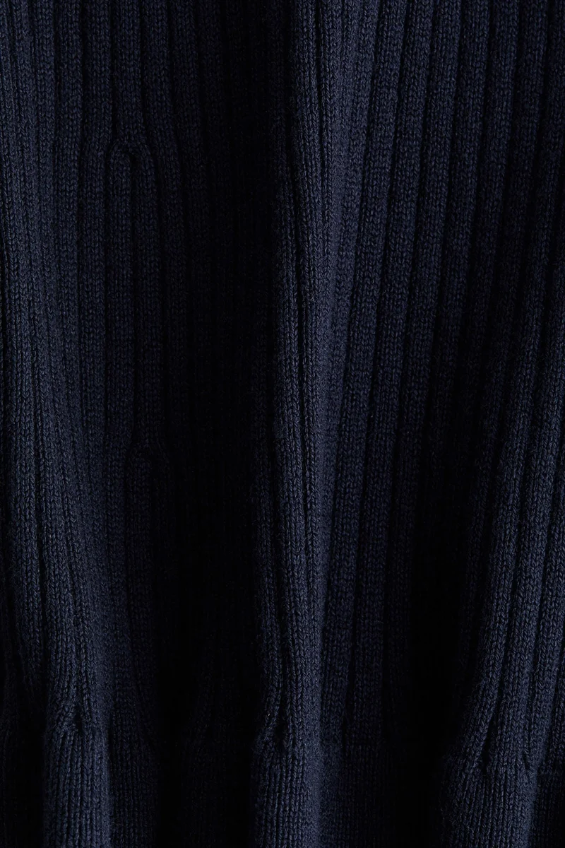 اتش اند ام بنطلون محبوك بقصّة واسعة من تشكيلة ماما