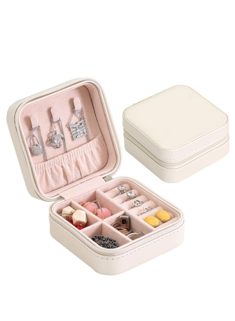 صندوق منظم مجوهرات للنساء، شنطة تنظيم مجوهرات محمولة للسفر صغيرة للخواتم والدلايات والحلقان والسلاسل والاساور  (ابيض)، جلد صناعي - Image 1