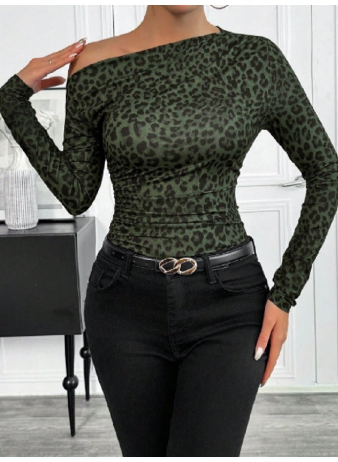SHEIN Essnce Women Elegant Leopard Print Oblique Collar Slim Fit Long Sleeve T-Shirt - Image 5