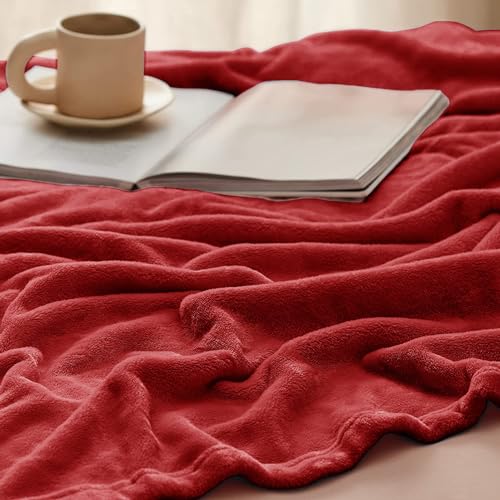 VAS COLLECTIONS Premium Plush Double Blanket | 300 GSM Lightweight Cozy Soft for Bed, Sofa, Couch, Travel & Camping| 220X230 Cm Or 86X90 Inches | Maroon - Image 4