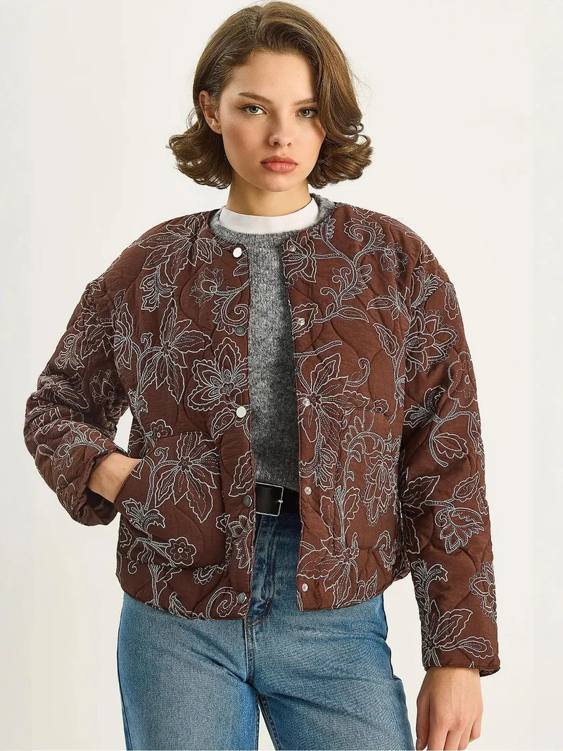 Bianco Lucci LUCCI Patterned Cropped Bomber Puffer Jacket