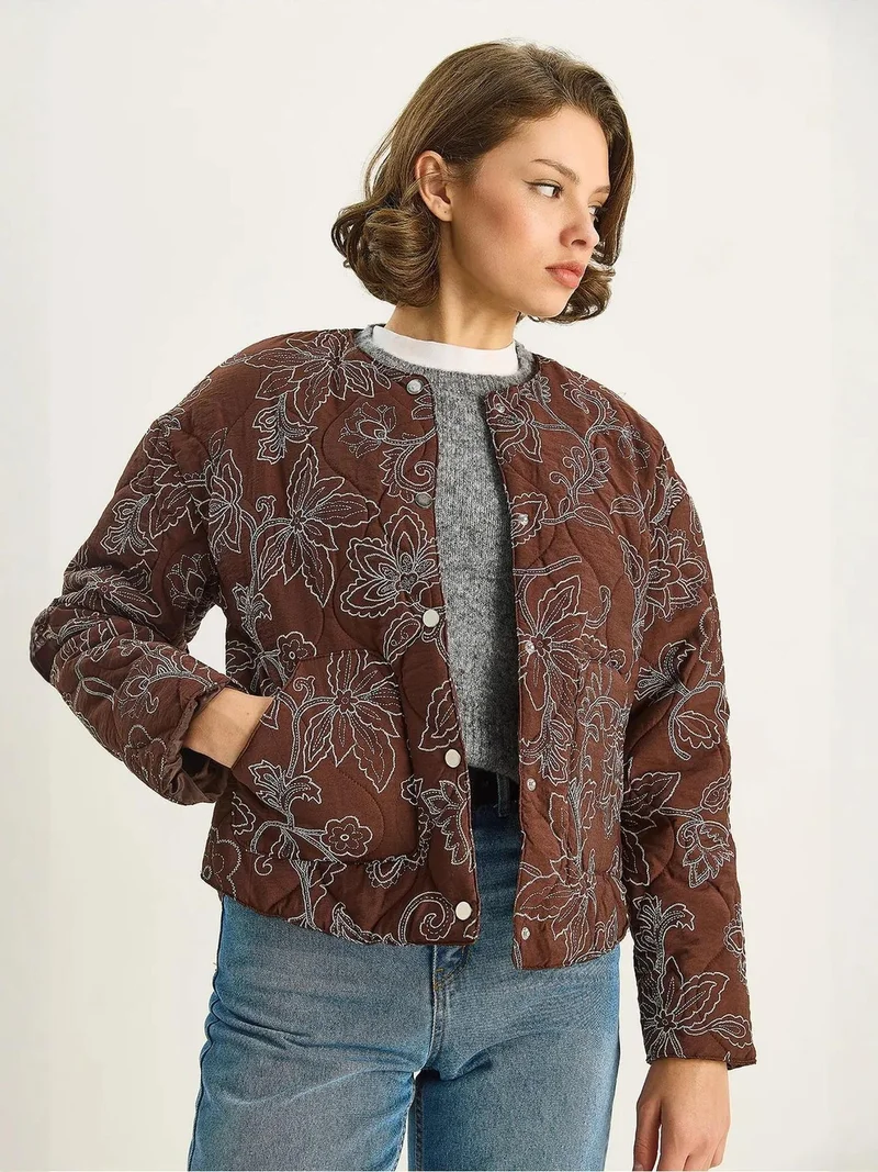 Bianco Lucci LUCCI Patterned Cropped Bomber Puffer Jacket