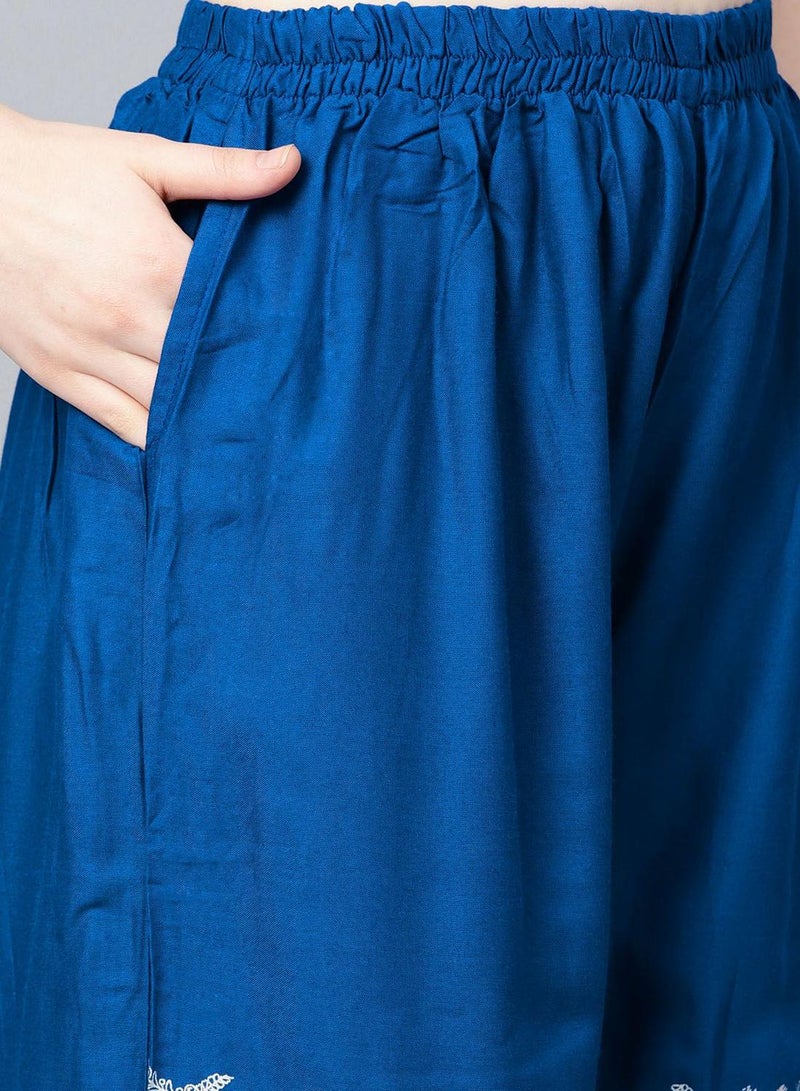 ISHIN Women Blue & White Printed Kurta With Palazzos - Image 5