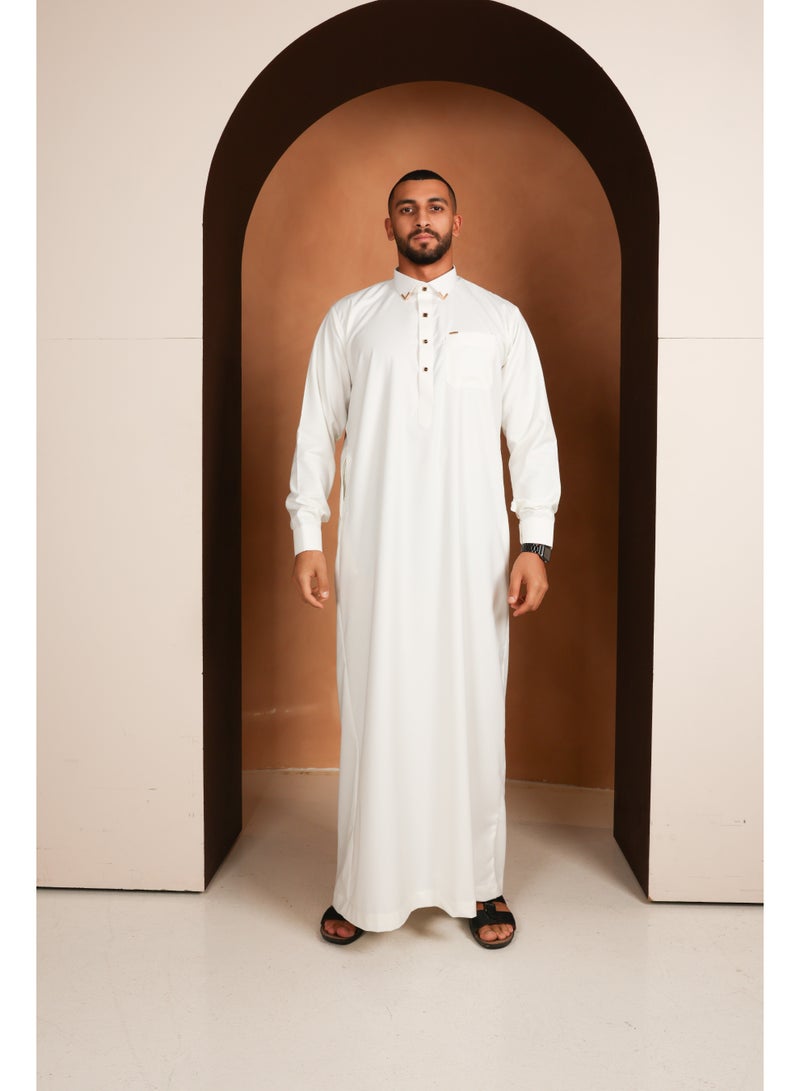 Yigo by Mariam Qamis Kassim – Off-White Men’s Qamis – Premium Italian Fabric | Elegant Shirt-Style Collar | Front Pocket Thobes | Mens Thobes  - Image 3
