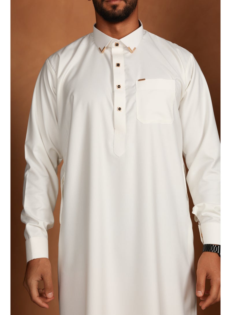 Yigo by Mariam Qamis Kassim – Off-White Men’s Qamis – Premium Italian Fabric | Elegant Shirt-Style Collar | Front Pocket Thobes | Mens Thobes  - Image 5