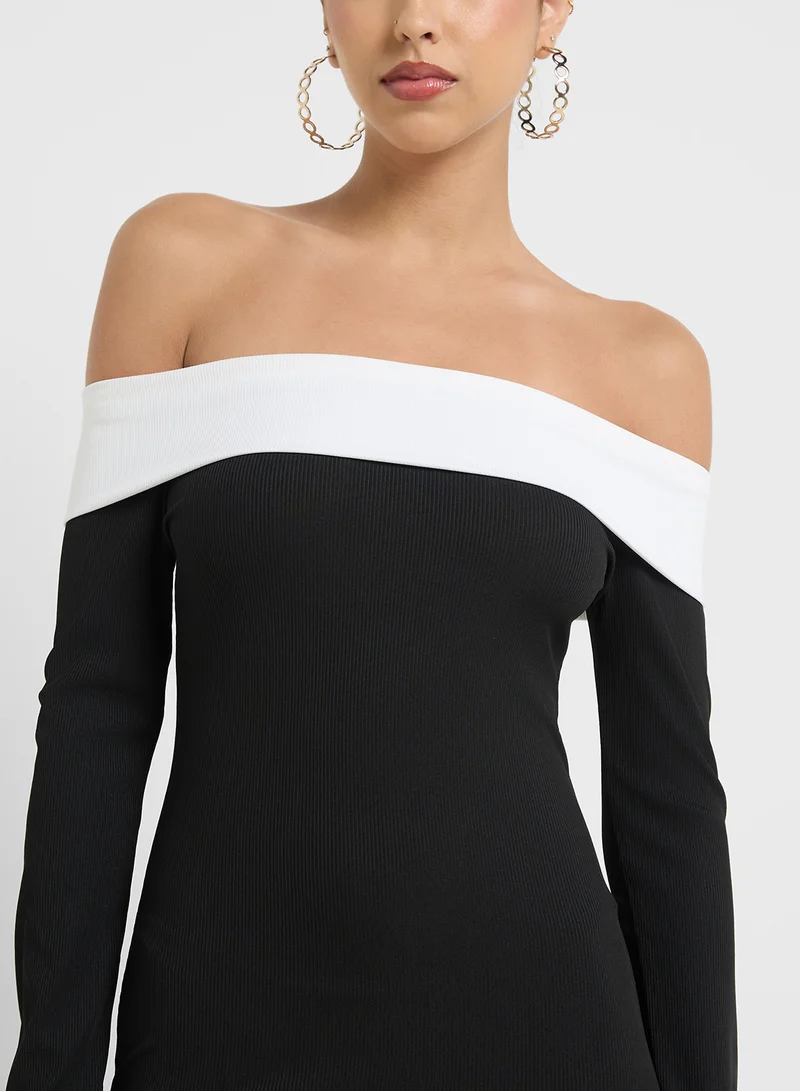 Ginger Off-Shoulder Trumpet Dress