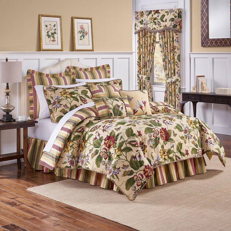 Waverly Waverly Laurel Springs Modern Farmhouse Floral 4Piece Reversible Comforter Set King Parchment 
