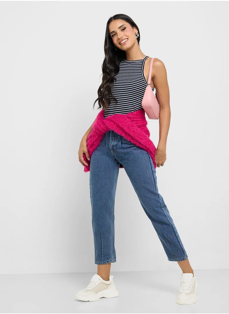 جينجر High Rise Mom Jeans