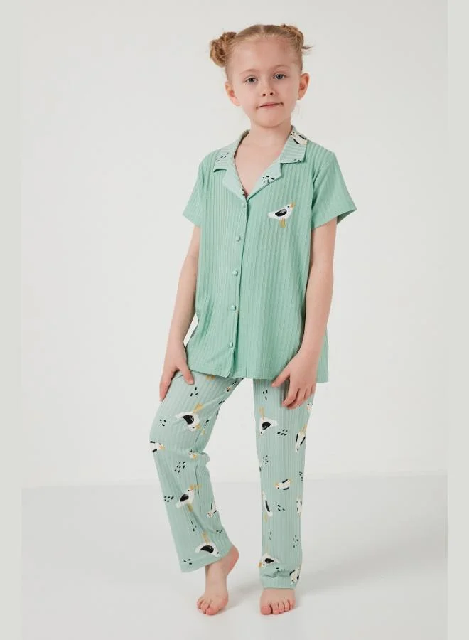 ليلا طقم بيجامة بناتي بأكمام قصيرة وياقة قميص وخصر مطاطي بطبعة ليلا