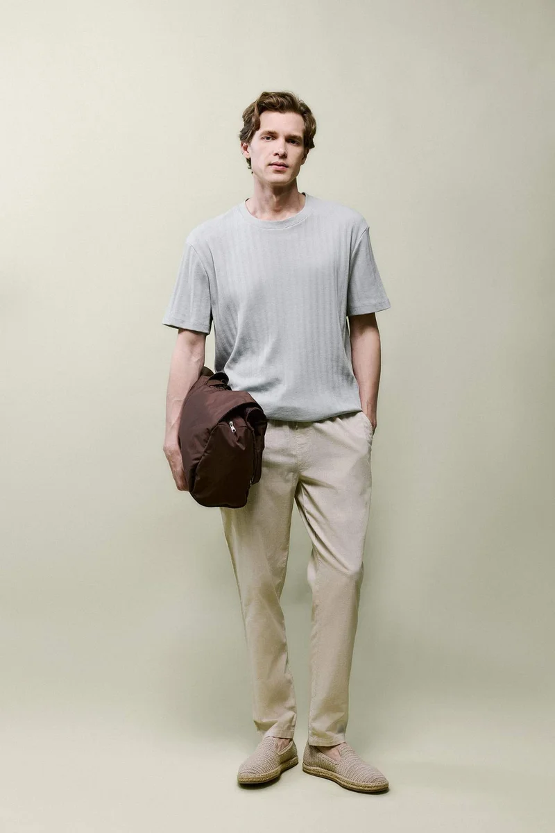 ديفاكتو Regular Fit Short Sleeve T-Shirt