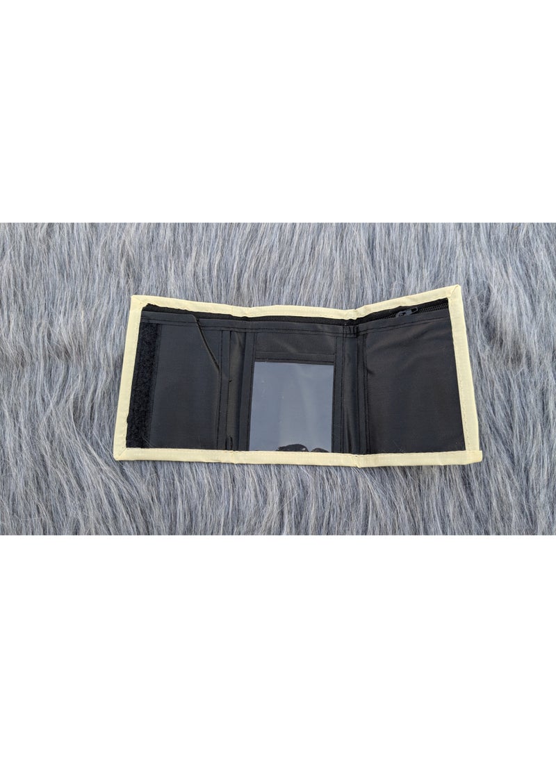 محفظة من الجينز كلاسكية بلمسة شبابية | مثالية للاستخدام اليومي والسفر | متعددة الجيوب وخفيفة الوزن - Image 3