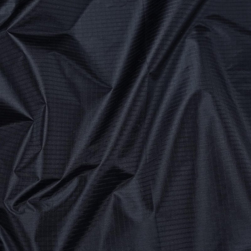 emma kites قماش نايلون مقاوم للتمزق أسود 40 دينير من إيما كايتس، قطعة مقطوعة مسبقًا بطول 1 ياردة: 60"x36"، طلاء PU خفيف الوزن ومقاوم للماء - Image 2