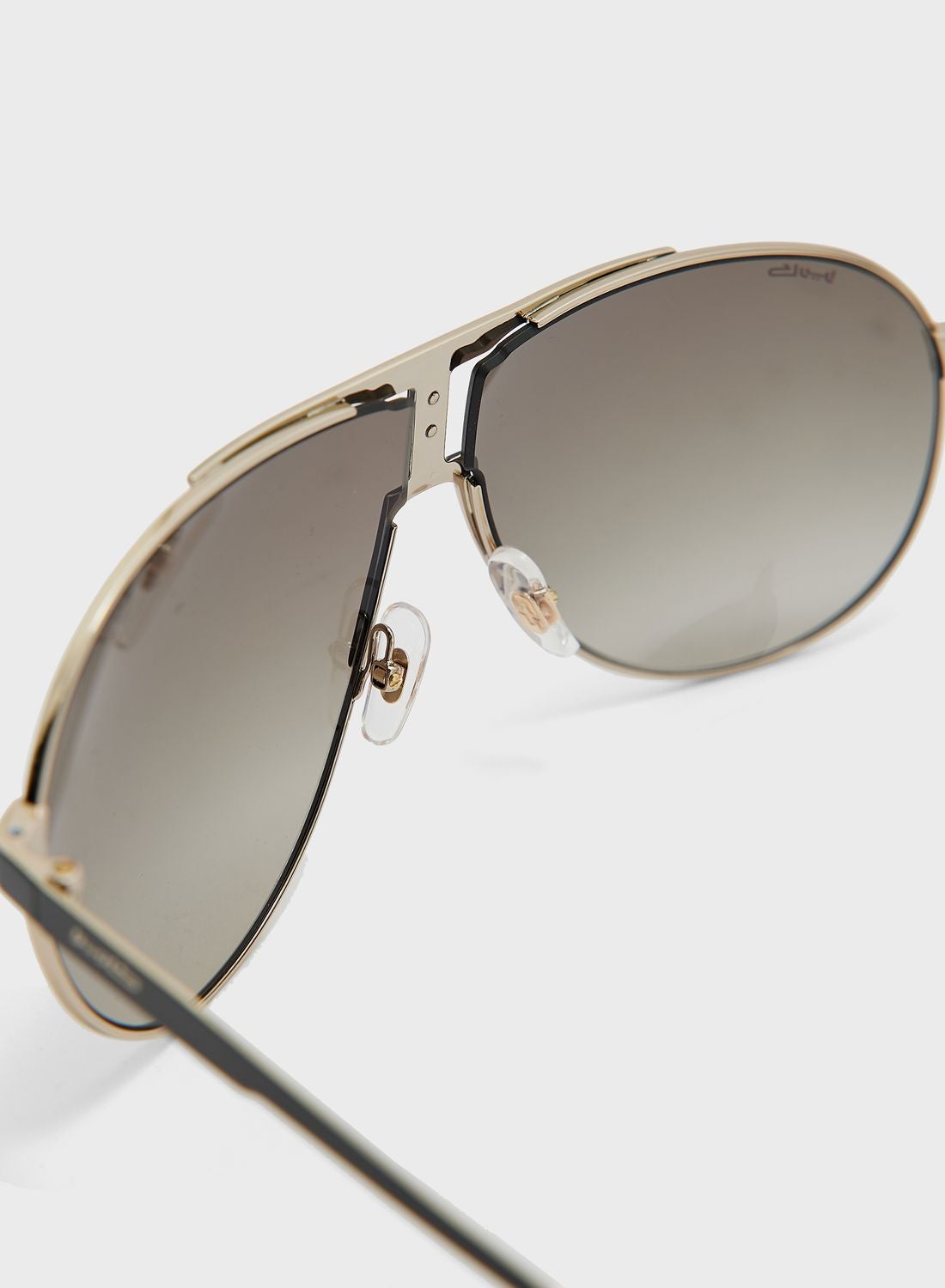 نظارة شمسية بإطار أفياتور