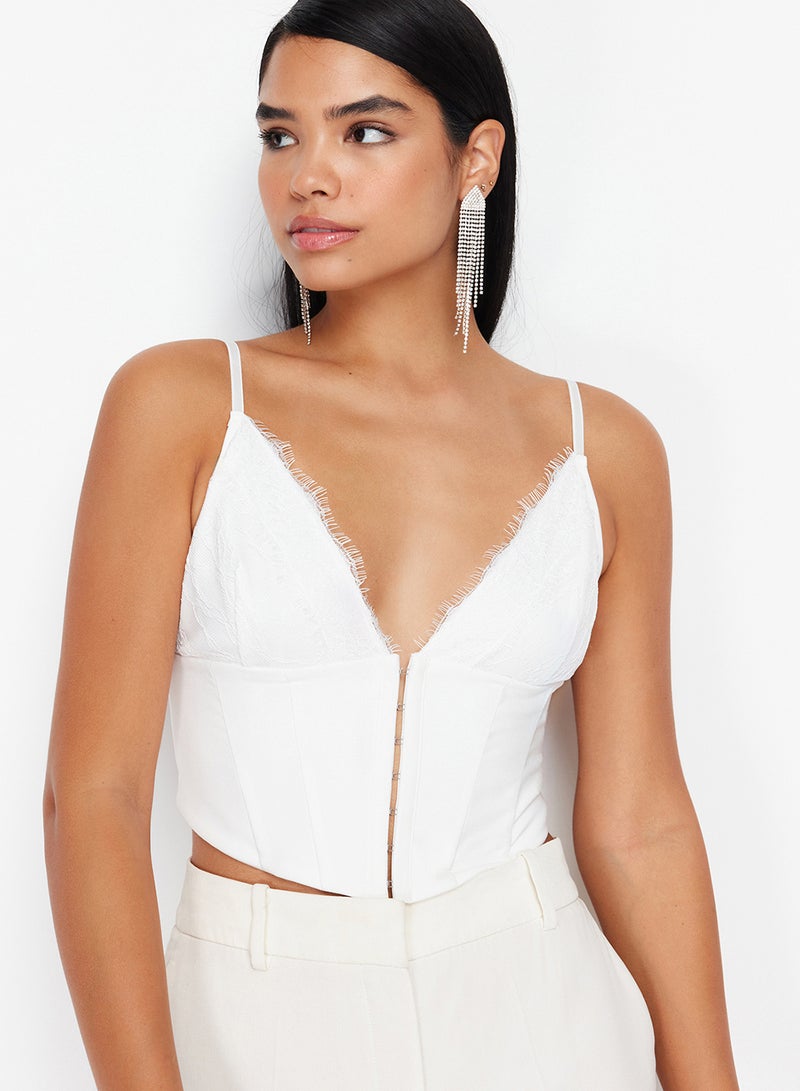 trendyol Bridal White Crop Lined Woven Lace Bustier - Image 3