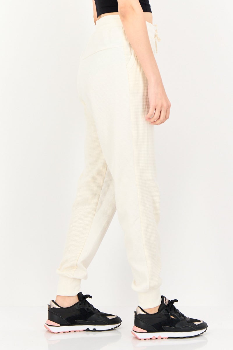 Nike سروال رياضي نسائي لليوغا، أبيض فاتح - Image 2