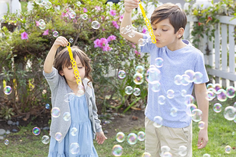 Gazillion Giant Bubble Solution 1 L â€“ Creates Huge, Extraâ€‘Elastic Bubbles, Safe & Nonâ€‘Toxic, Includes 7â€‘inâ€‘1 Bubble Wand, Outdoor Refill for Wands, Machines & Kidsâ€™ Party Fun Ages 3 + - Image 5