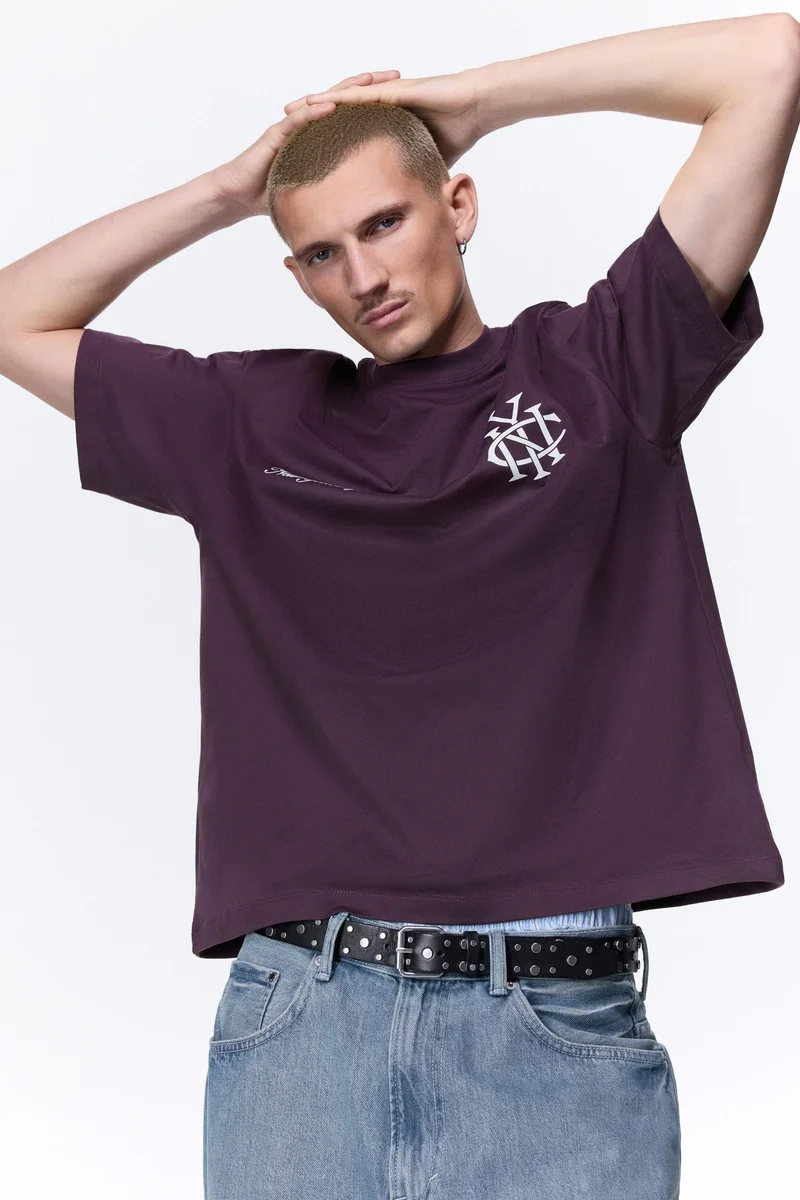 اتش اند ام تي-شيرت مطبوع بتصميم فضفاض