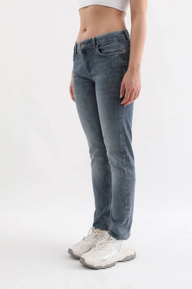 باني جينز Women's Normal Waist Lycra Slim Fit Jeans Blue