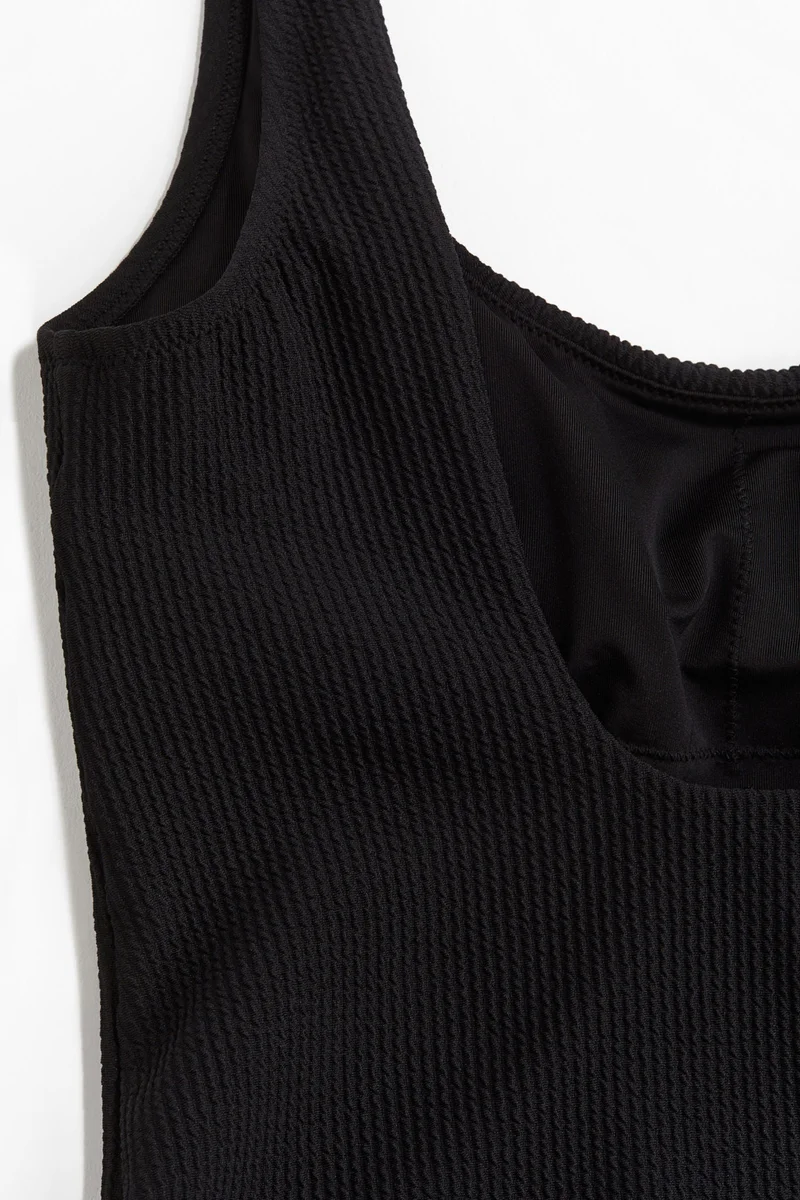 اتش اند ام ملابس سباحة بقوالب مبطنة