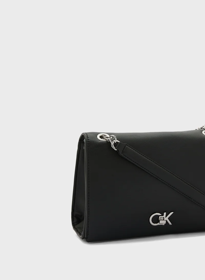 كالفن كلاين Must Convertible Chain Crossbody