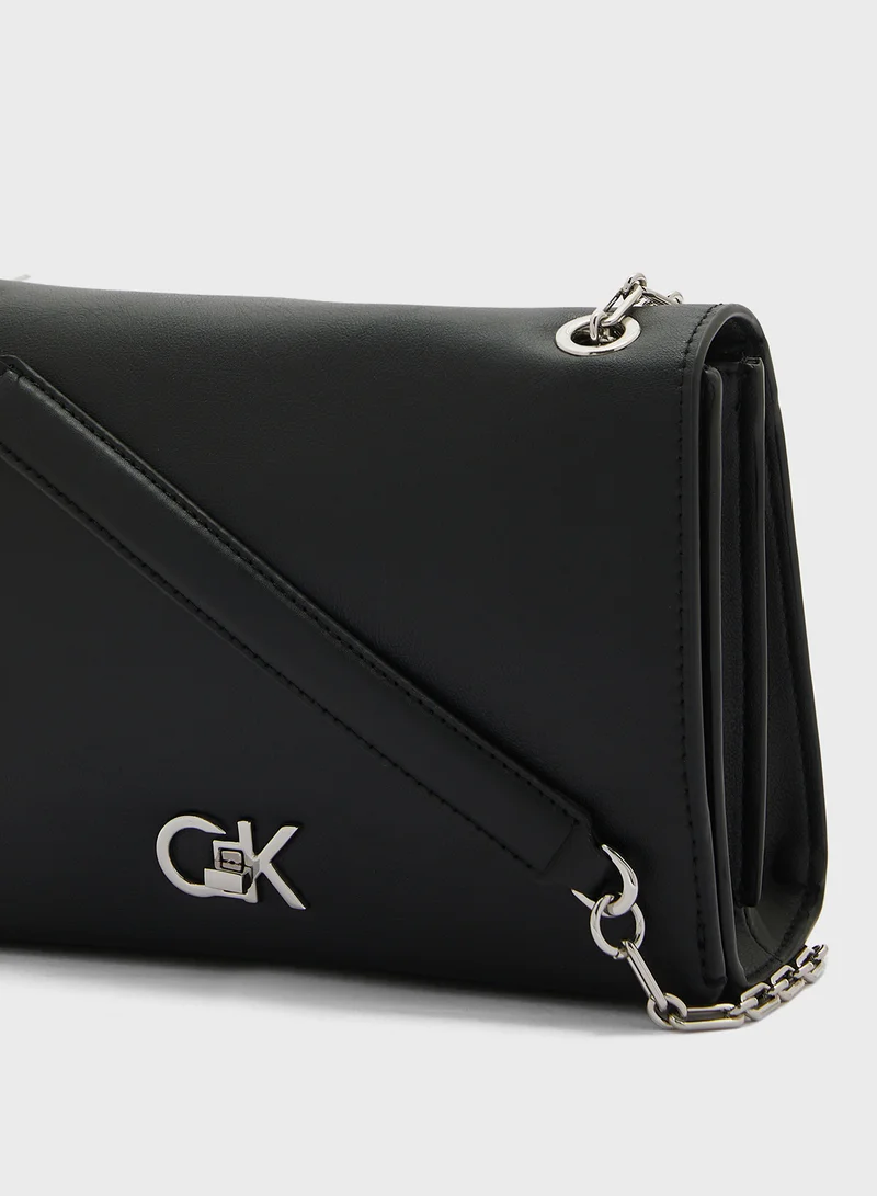 كالفن كلاين Must Convertible Chain Crossbody
