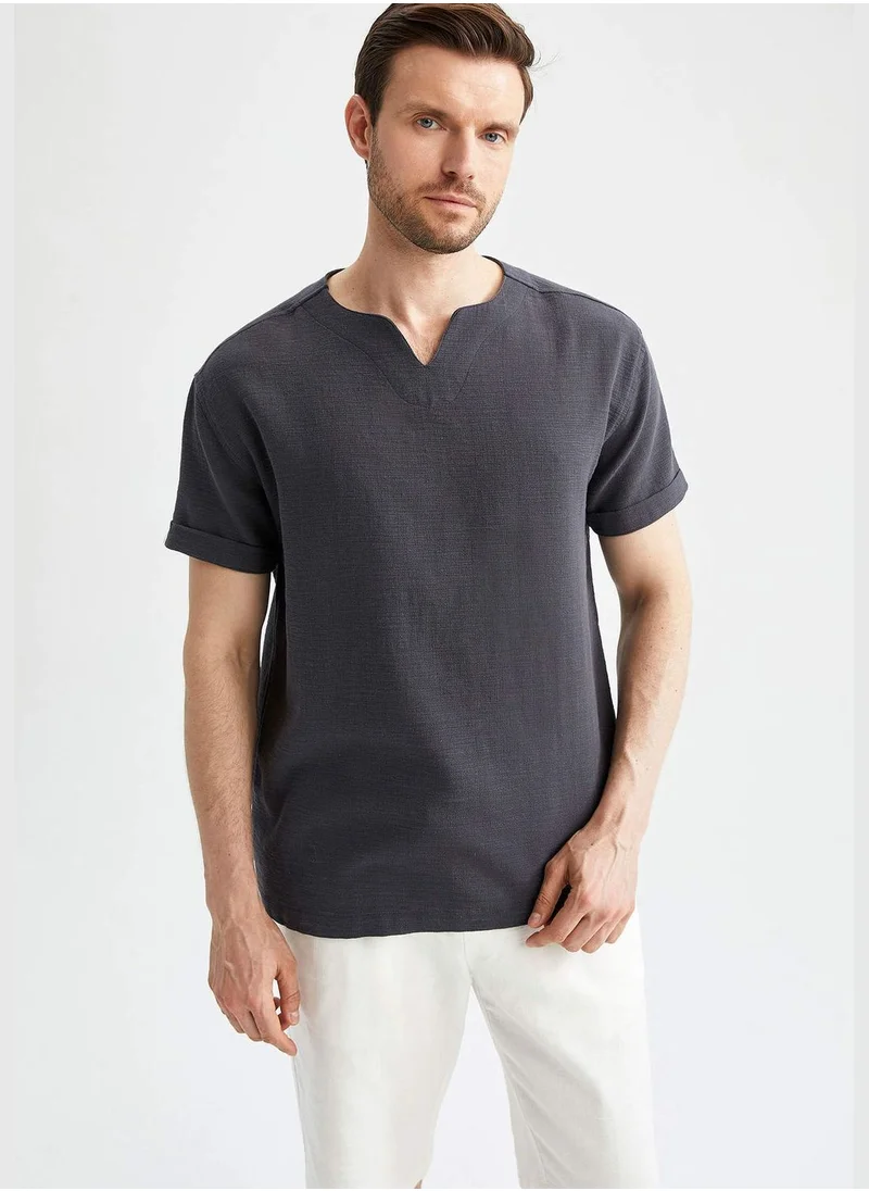 DeFacto Regular Fit V-Neck Short Sleeve Shirt