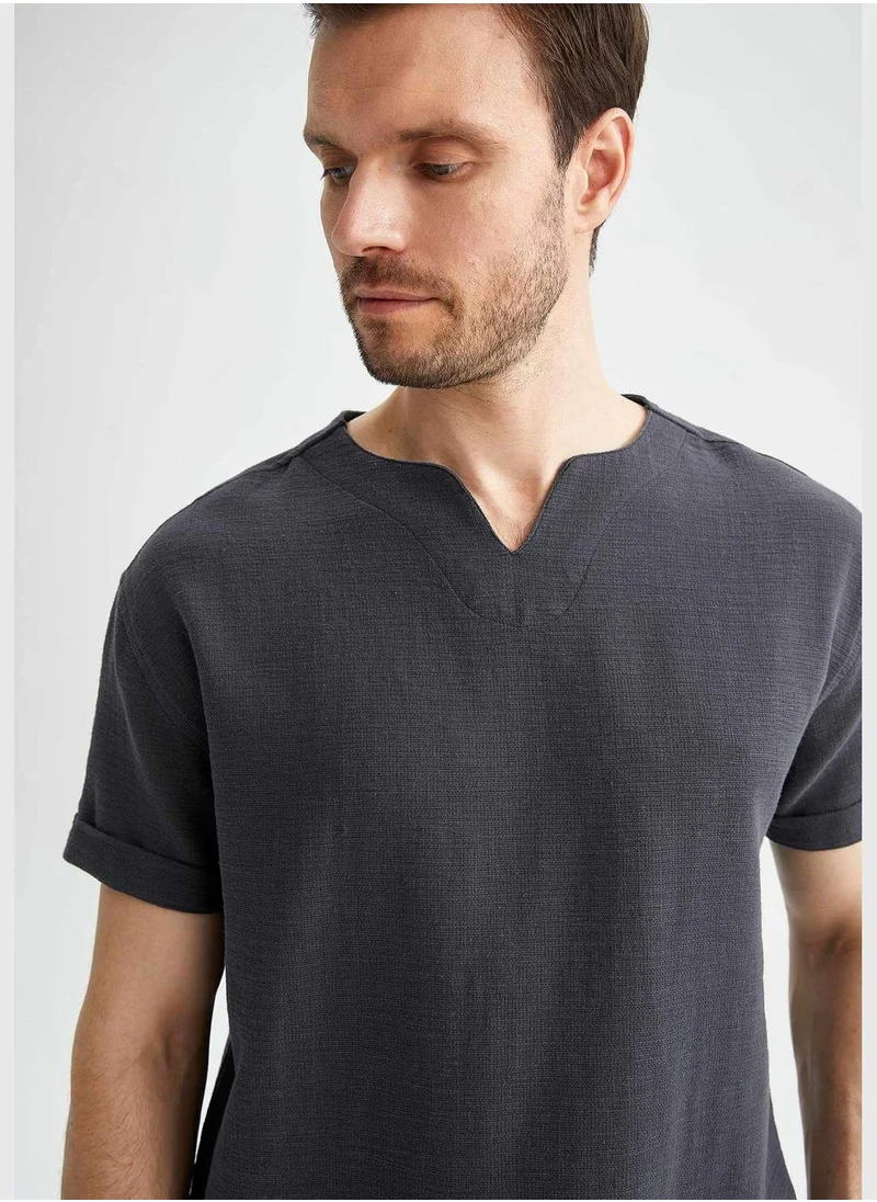 DeFacto Regular Fit V-Neck Short Sleeve Shirt