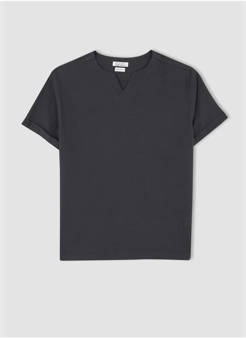 DeFacto Regular Fit V-Neck Short Sleeve Shirt
