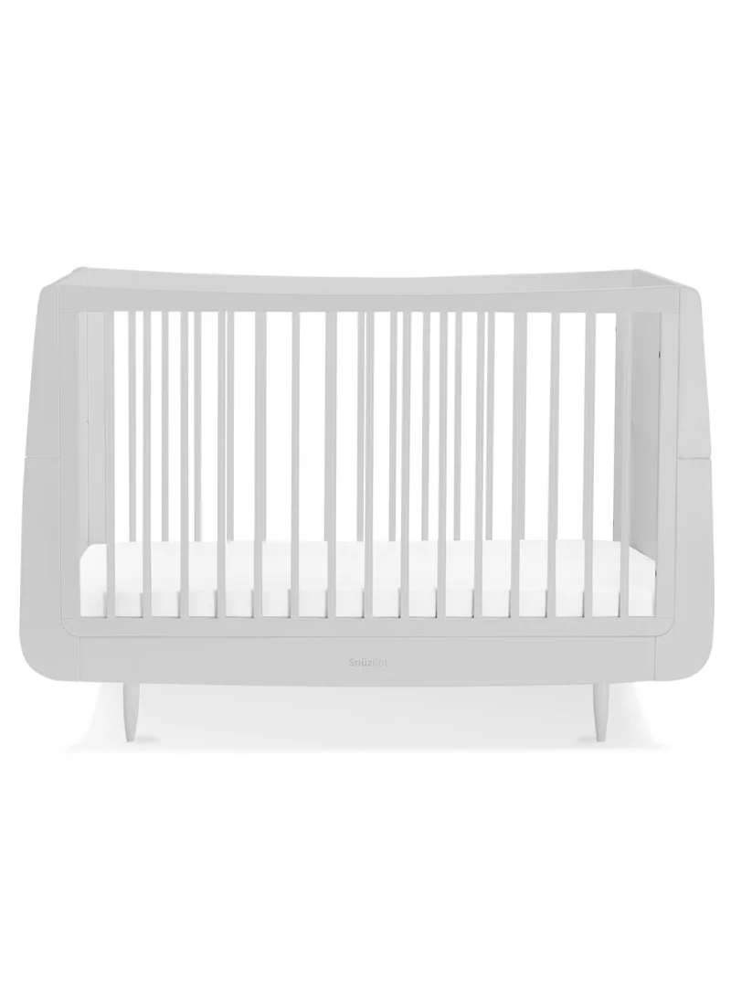 سنوز Kot Skandi Cot Bed For Infant And Baby, Modern And Minimal Style, Easly Convert To Toddler Bed , Made of Sustainably Sourced Wood , From 0 To 10 Years, Dimensions W72 X L133Cm X H89Cm - Haze Grey