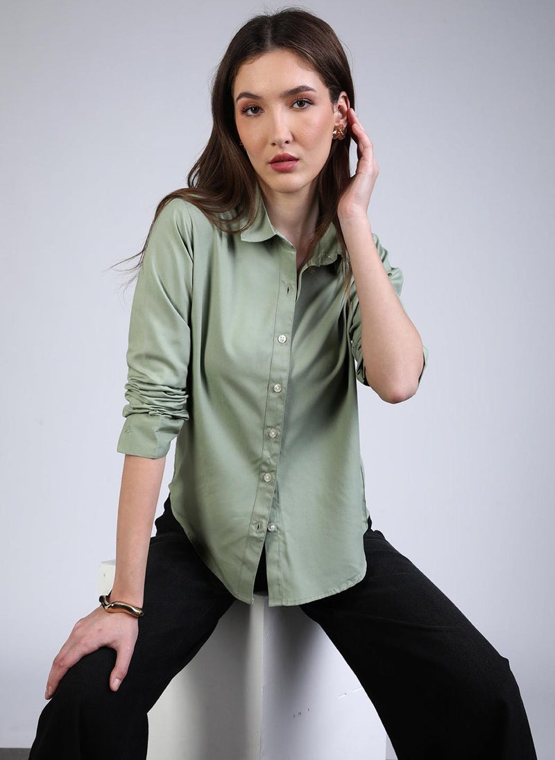 Urbano Fashion أوربانو فاشن قميص نسائي بلون أخضر غامق من مودال فيسكوز بأكمام كاملة وقصة عادية مع ياقة عادية - Image 2