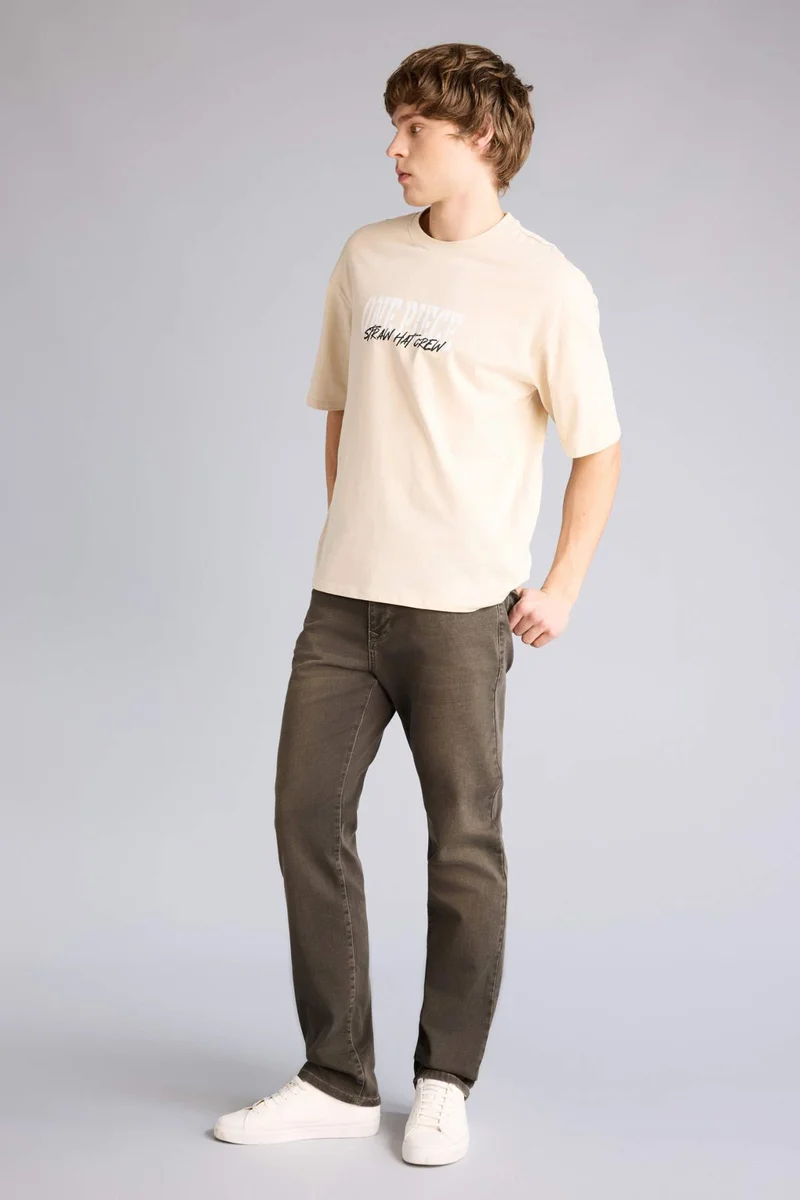 ديفاكتو Boxy Fit One Piece Print T-Shirt
