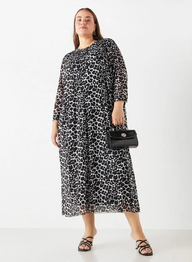Ulla Popken Plus Size Ulla Popken All-Over Animal Print Midi Dress with Long Sleeves