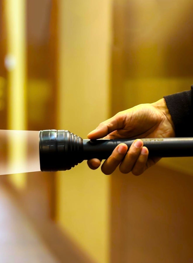 مصباح يدوي LED قابل لإعادة الشحن، قابل لإعادة الشحن عبر USB، GFL51052 | يعمل لمدة 8 ساعات، مزود ببطارية ليثيوم، مثالي للتخييم والرحلات والأنشطة الخارجية - Image 2