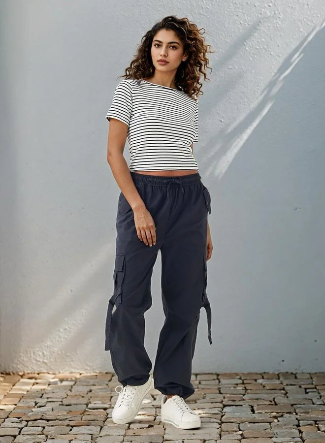 اس بي كاركترز تيشيرت قصير مخطط مطرز بالأسد الملك