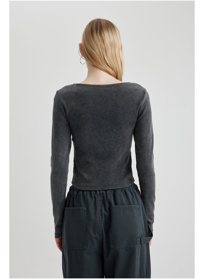 Woman Fitted Knitted Long Sleeve T-Shirt